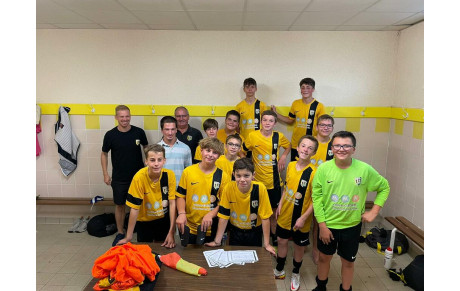 Victoire 4/1 de l'équipe U15 contre Le Mans Villaret 2. ( Gabin x2, Baptiste, Sacha )
